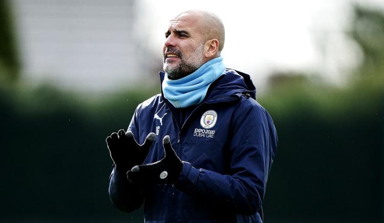Imagen de Pep Guardiola llamó a una gran figura para llevarla a Manchester City