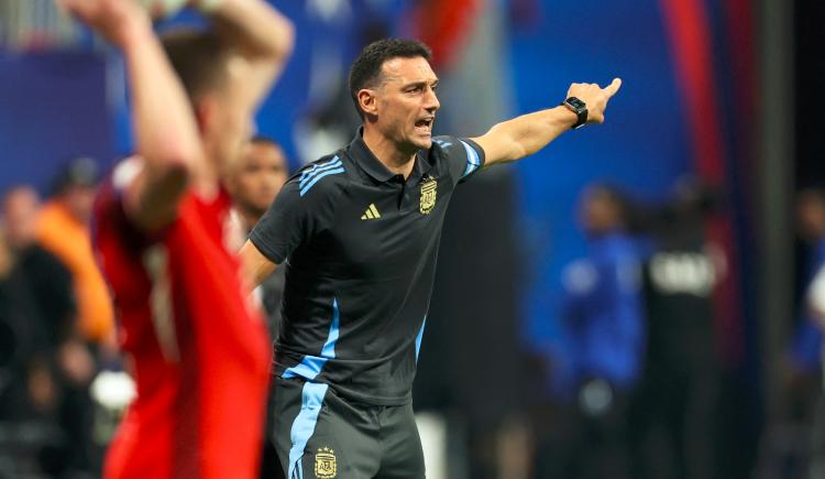 Imagen de ¿Variante de sistema?: los dos defensores que pueden volver ante Chile