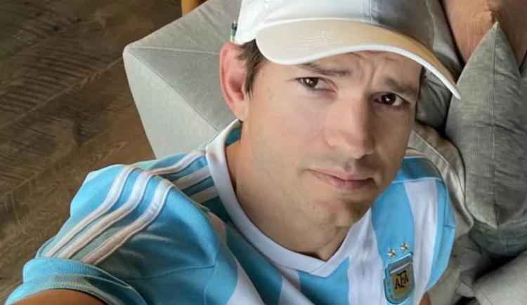 Imagen de Ashton Kutcher, su fanatismo por Messi y el estatus “bíblico” de Argentina