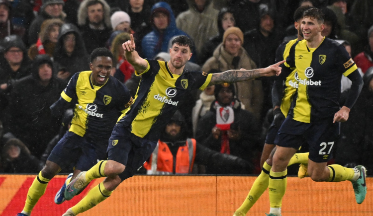 Imagen de Marcos Senesi anotó en la histórica goleada de Bournemouth sobre Manchester United