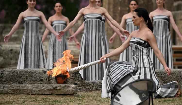 Imagen de Cien días para París 2024: se encendió la llama olímpica