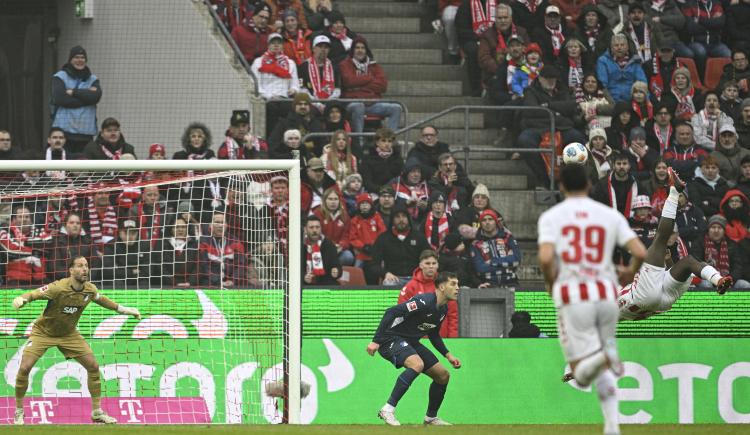 Imagen de El golazo de chilena en la Bundesliga que se postuló para el Premio Puskas