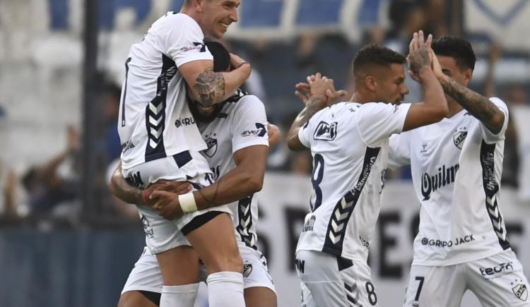 Imagen de QUILMES LE GANÓ A MORÓN EN LOS PENALES Y PASÓ A LAS SEMIFINALES DEL REDUCIDO