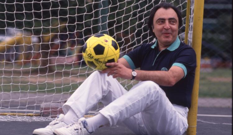 Imagen de Marcelo Araujo: El hombre que convirtió el relato de fútbol en un show de autor