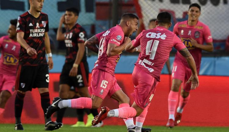 Imagen de ¿Cuántas veces ganó River en la cancha de Arsenal?