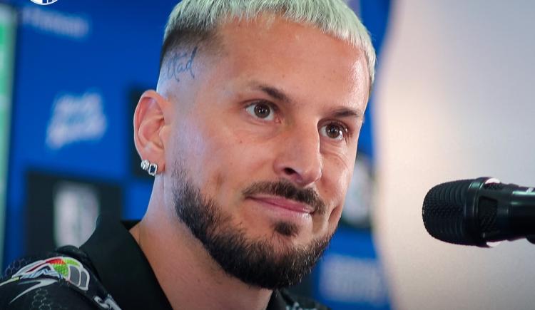 Imagen de Darío Benedetto se acordó de River en su presentación en Querétaro