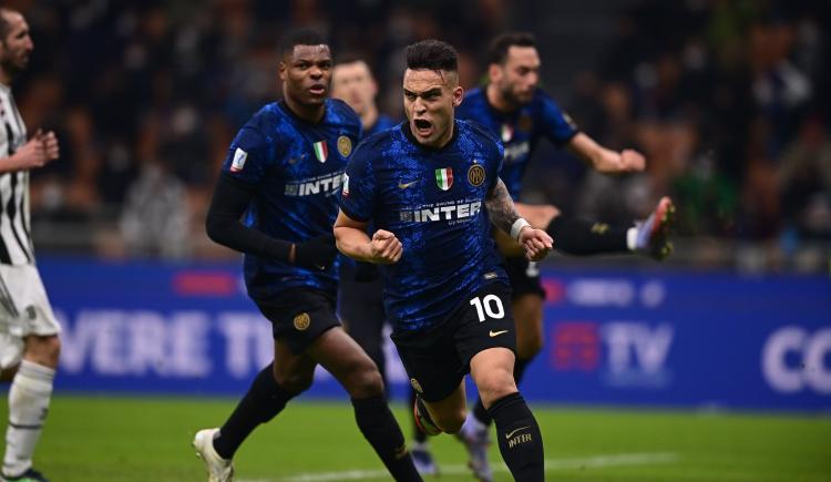 Imagen de LAUTARO MARTÍNEZ MARCÓ EN LA CONQUISTA DEL INTER DE LA SUPERCOPA ITALIANA