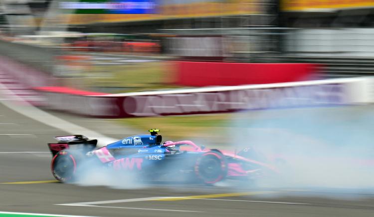 Imagen de Despiste, trompo y abandono de Franco Colapinto en la clasificación en Silverstone
