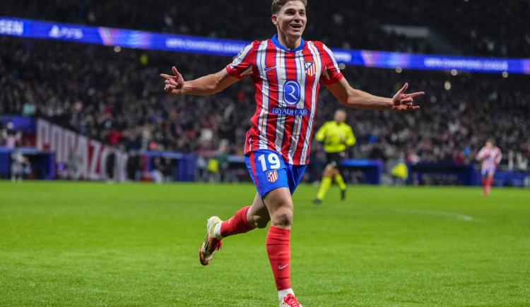 Imagen de Julián Álvarez recibió un premio importante y palpitó el Mundial de Clubes