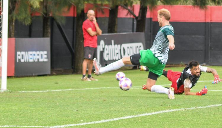 Imagen de Sarmiento se impuso a Newell's en un amistoso jugado en Rosario