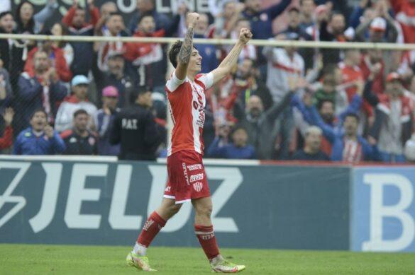 Imagen de Jerónimo Domina y un gol que se festejó en el colegio