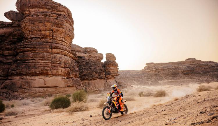 Imagen de Luciano Benavides finalizó cuarto en la tercera etapa del Rally Dakar