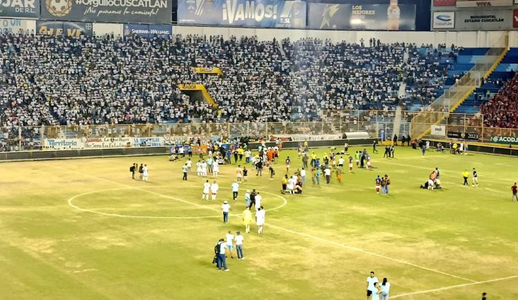 Imagen de Tragedia en El Salvador: estampida en un estadio y 12 muertes