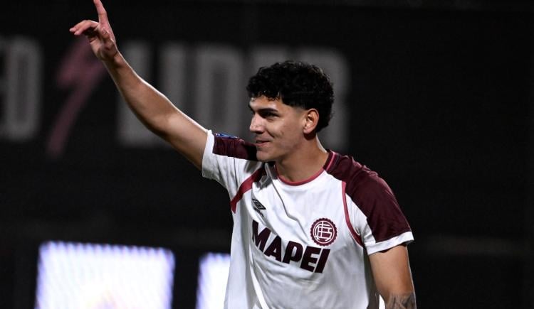 Imagen de Lanús goleó a domicilio a Deportivo Riestra y se acomodó en la zona A