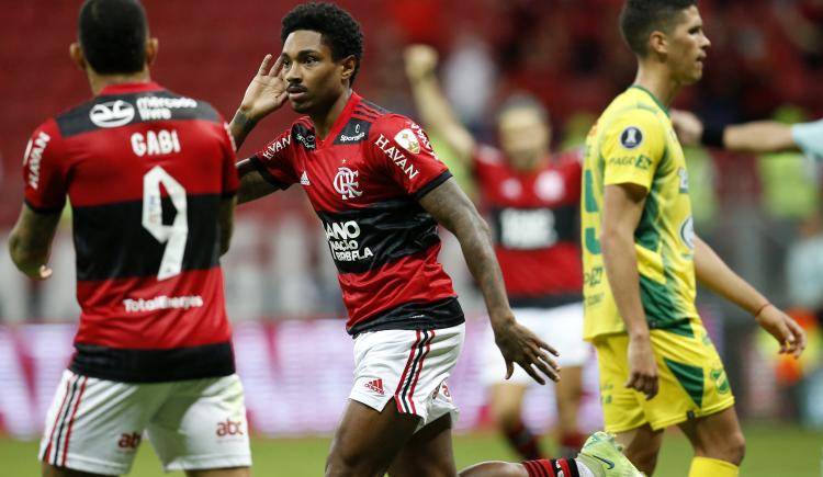 Imagen de REVIVÍ LOS GOLES Y EL MINUTO A MINUTO DE FLAMENGO 4-1 DEFENSA Y JUSTICIA
