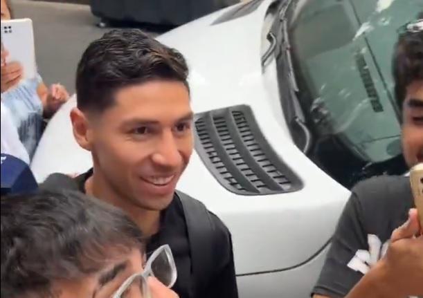 Imagen de Locura por Gonzalo Montiel en la Clínica Rossi: revisión médica y firma de contrato