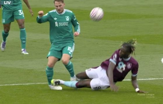 Imagen de Alerta en la Selección Argentina: la dura patada que recibió Alexis Mac Allister en la Premier League
