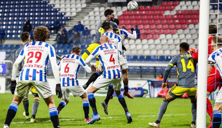 Imagen de SENESI MARCÓ EN LA GOLEADA DEL FEYENOORD