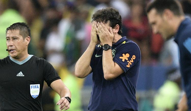 Imagen de Brasil echó a Fernando Diniz y ya contactó a su reemplazante