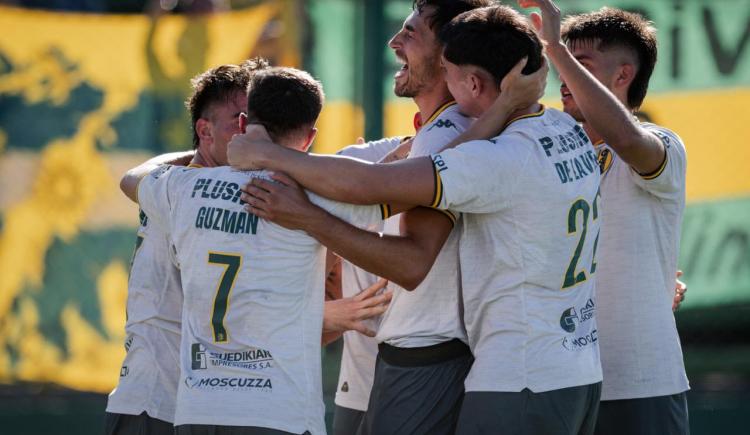 Imagen de Tiburón al acecho: Aldosivi goleó a San Miguel y espera por River o Ciudad de Bolívar