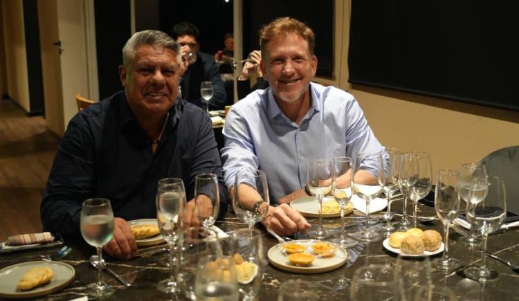 Imagen de Se define la sede de la Finalissima: reunión cumbre entre Chiqui Tapia y el presidente de la Conmebol