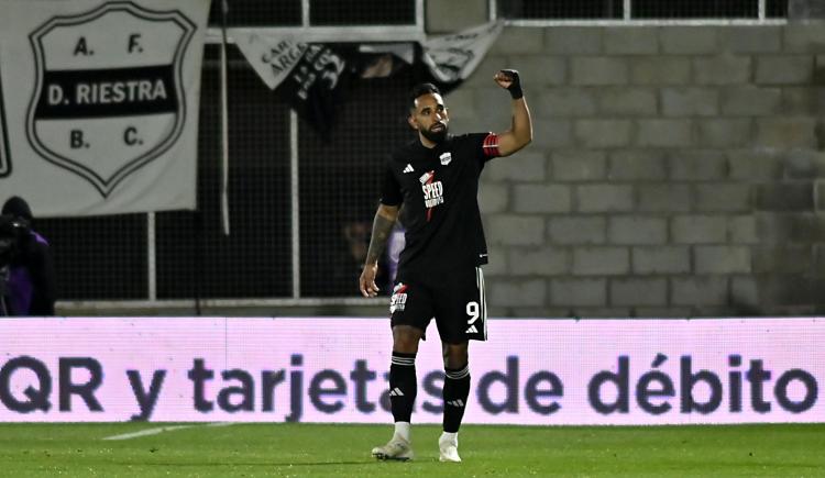 Imagen de Cuántos goles anotó Jonathan Herrera en Riestra