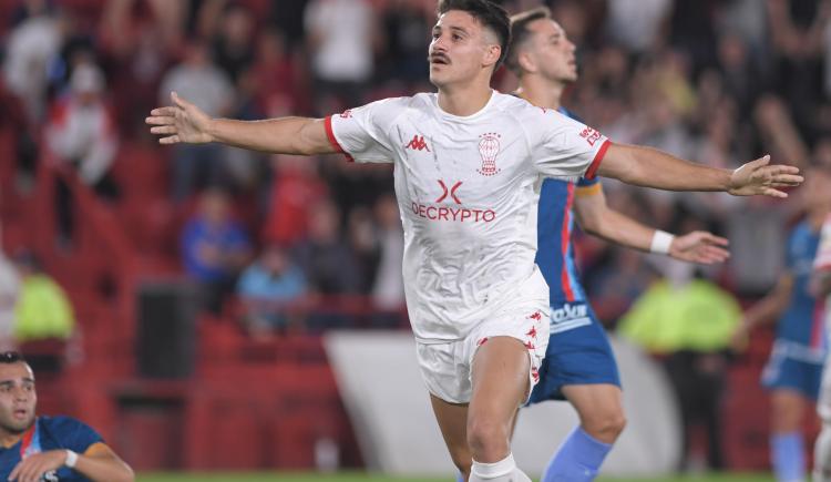 Imagen de Huracán recuperó la sonrisa ante Arsenal