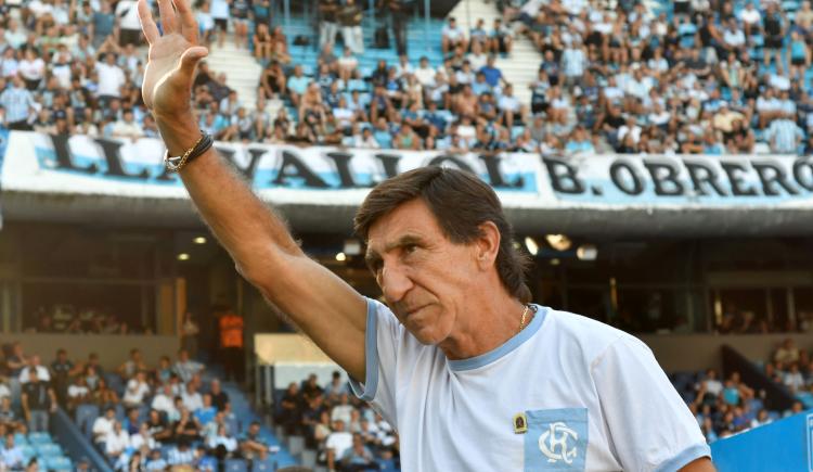 Imagen de Gustavo Costas se despidió de Racing con un emotivo mensaje para los hinchas y los empleados del club