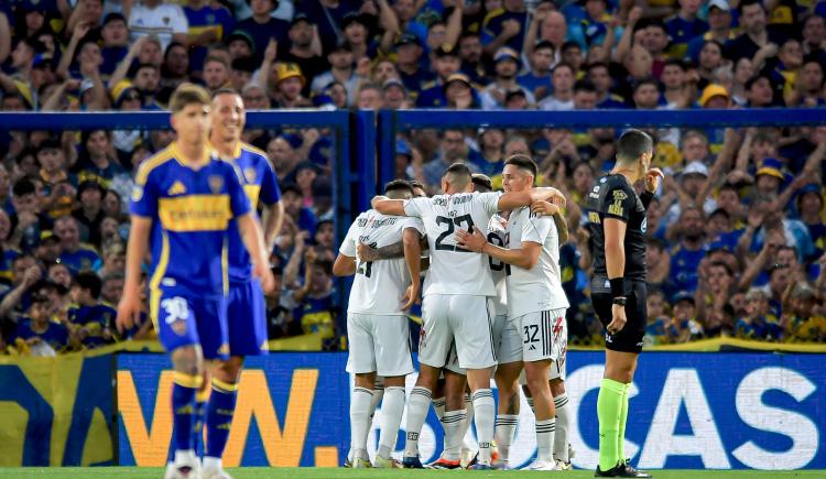 Imagen de El increíble golazo de Riestra contra el Boca de Gago