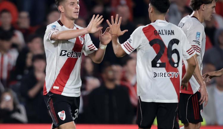 Imagen de River sufrió más de la cuenta para vencer a Aldosivi y mantiene las chances de liderar la zona B
