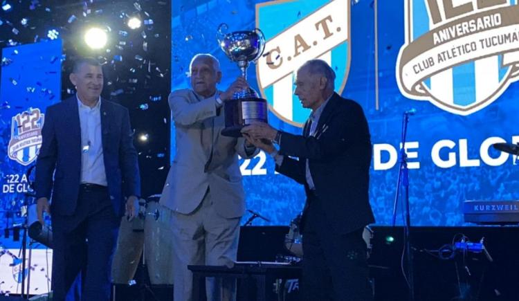 Imagen de Noche estrellada para Atlético Tucumán: AFA le reconoció el título de 1960