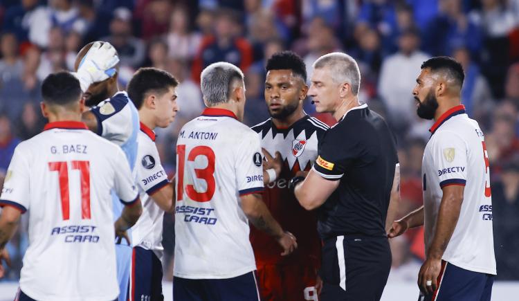 Imagen de La decisión de Conmebol tras el escandaloso arbitraje de Daronco