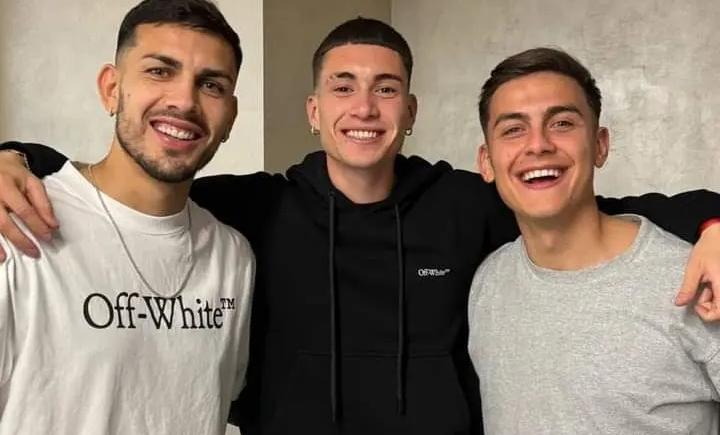 Imagen de Hay lugar para uno más: Leandro Paredes y Paulo Dybala tendrán otro compañero argentino en Roma