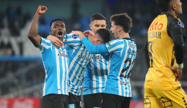 Imagen de Racing se recuperó: goleó 3-0 a Coquimbo y ratificó su liderazgo