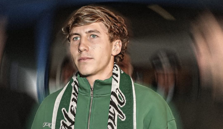 Imagen de Santino Andino, que tuvo un pie en River, ya desembarcó en Panathinaikos