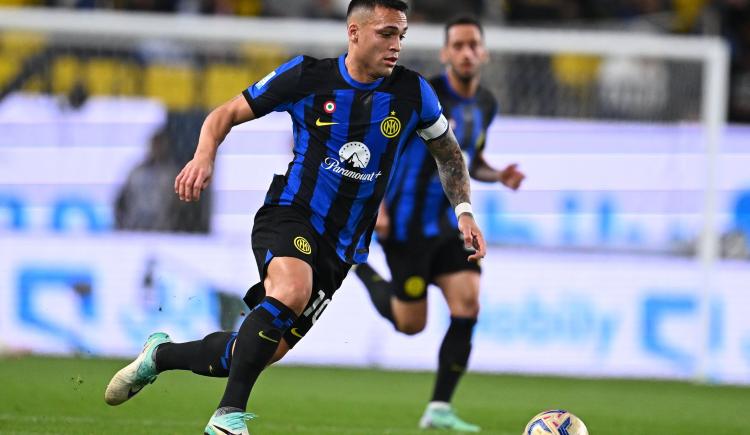 Imagen de Con Lautaro Martínez de titular, Inter ganó y es finalista de la Supercopa de Italia