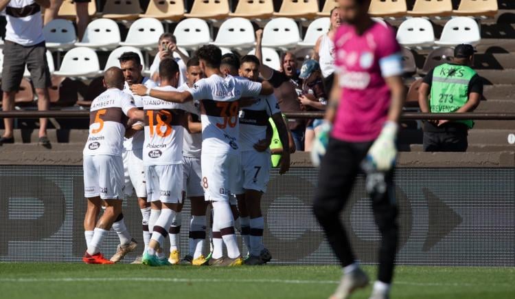 Imagen de MIRÁ EL RESUMEN DE PLATENSE 4-1 ATLÉTICO TUCUMÁN