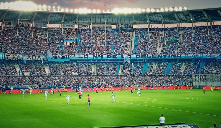 Imagen de Estando con dos menos, Racing le ganó el clásico a Independiente