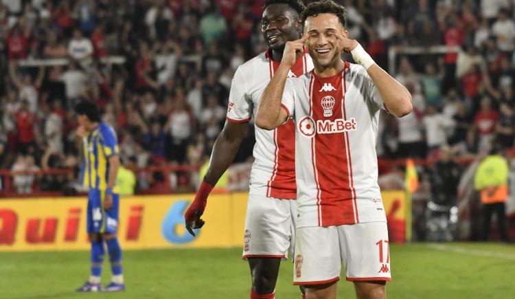 Imagen de El Globo vuela cada vez más alto: Huracán se lo dio vuelta a Rosario Central y se prendió en la Zona B