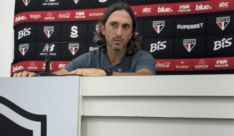 Imagen de El tremendo enojo de Luis Zubeldía con un periodista tras el empate de São Paulo