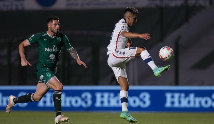 Imagen de LO MEJOR DE SARMIENTO 0-1 VÉLEZ