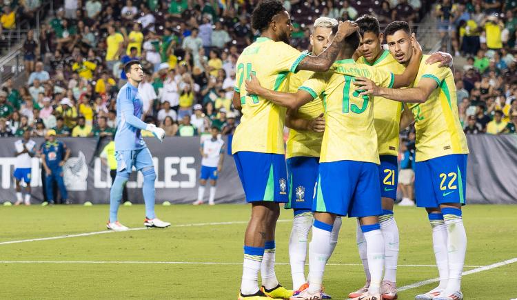 Imagen de A Brasil le alcanzó con los suplentes para ganarle a México