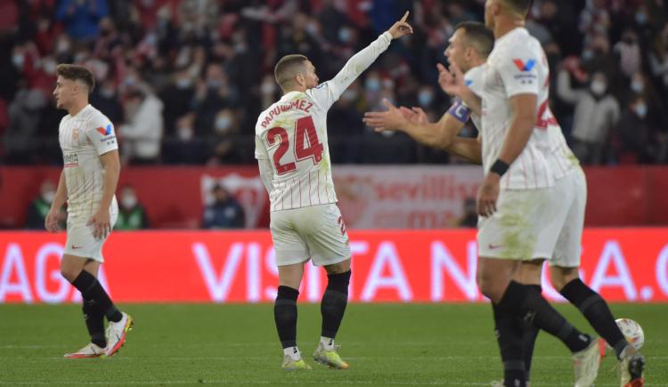 Imagen de GOLAZO DEL PAPU GÓMEZ EN EL EMPATE DE SEVILLA