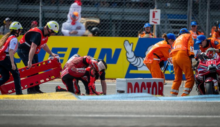 Imagen de Video: Durísima caída de Marc Márquez en MotoGP y fractura en el pie derecho