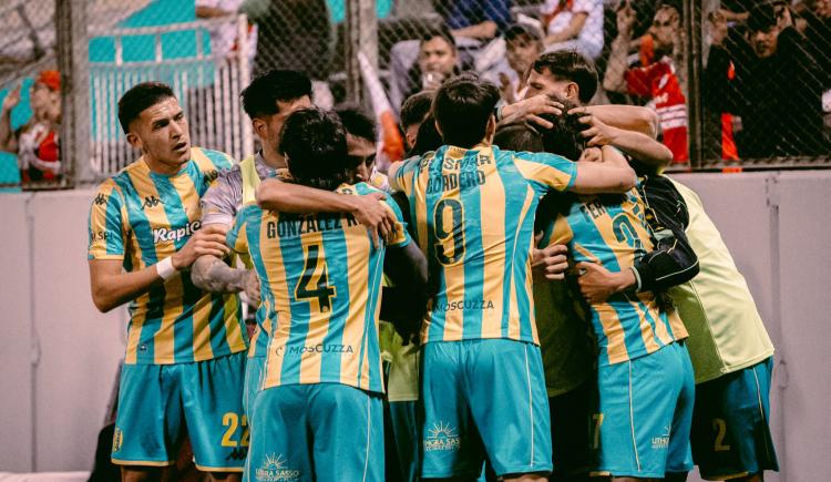 Imagen de Tiburón que Salta: River perdió ante Aldosivi y quedó eliminado de la Copa Argentina