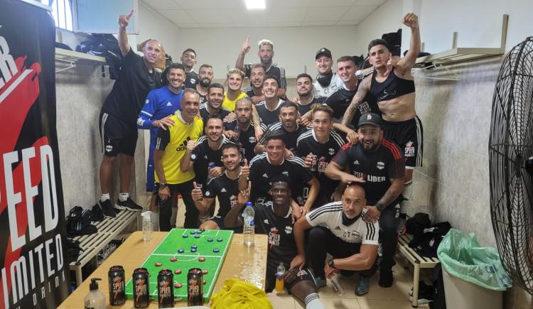 Imagen de RIESTRA DERROTÓ A SAN MARTÍN Y ES UNO DE LOS LIDERES DE LA PRIMERA NACIONAL