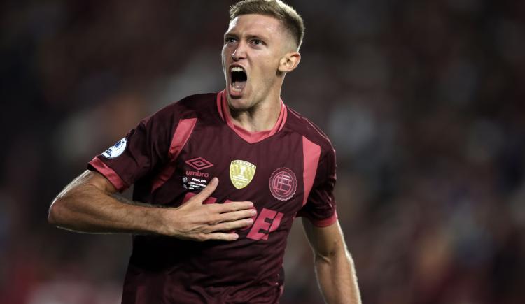 Imagen de Lanús oficializó la venta de Rodrigo Castillo: el goleador ya está en Río de Janeiro