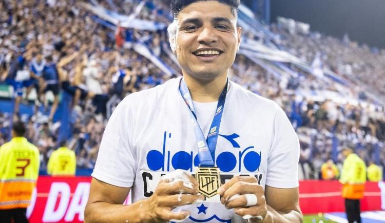 Imagen de Claudio Aquino anunció su salida de Vélez y en Boca se frotan las manos