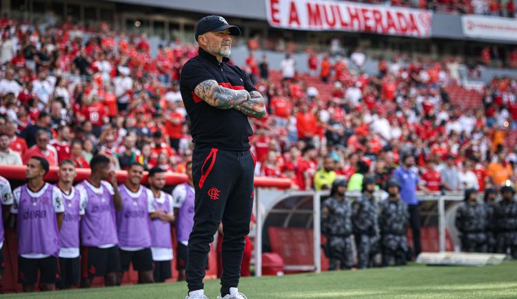 Imagen de Jorge Sampaoli se quedó con las manos vacías sobre la hora en su debut en el Brasileirao