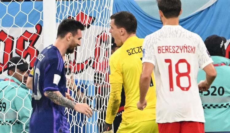 Imagen de Le atajó un penal a Messi y volverá del retiro para jugar en Barcelona